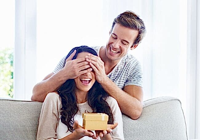 sevgiliye surpriz hediye