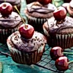 sevgililer gunu icin visneli cikolatali muffin